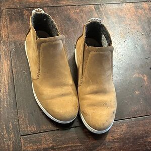 OluKai Tan Ankle Boots